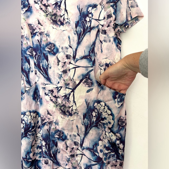 Silk Floral Short Sleeve Dress print - Picture 6 of 7